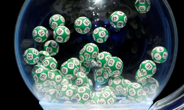 1 на 16 млрд.: Французин печели два пъти по €1 млн. от лотария
