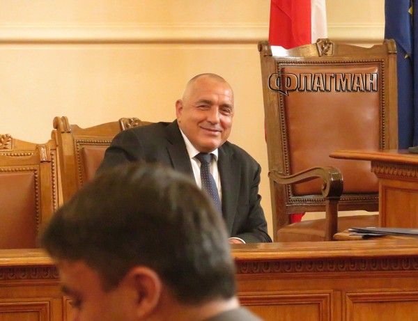 Денят, в който българският парламент стана място за кафе, реклама и масова превъзбуда