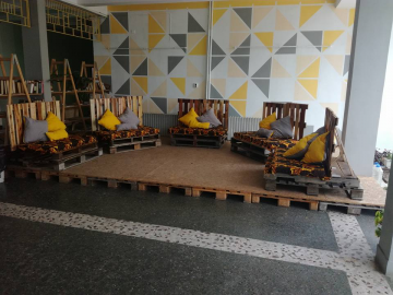 Ученици от Немската гимназия създадоха нестандартно арт пространство в училището