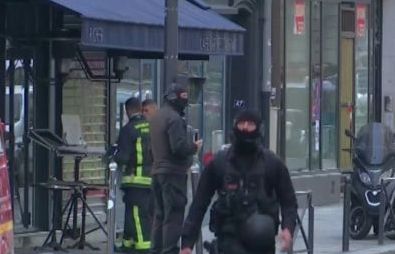 Разследват нападението в Париж, при което бяха взети заложници