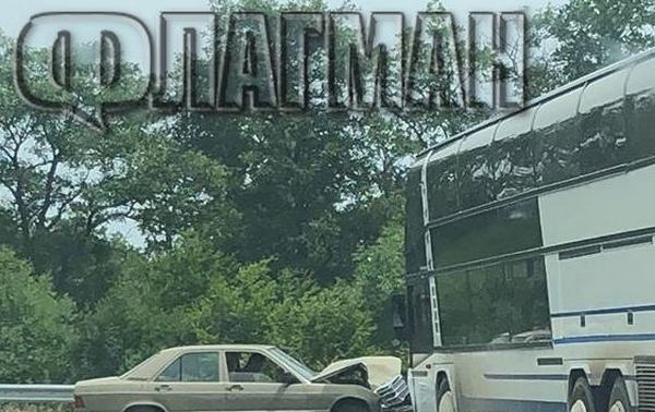 Ето кой е виновен за зрелищната катастрофа между кола и автобус с 40 руски деца край Приморско