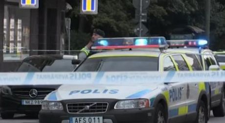 Един убит и четирима ранени при разчистване на сметки между враждуващи банди в Малмьо