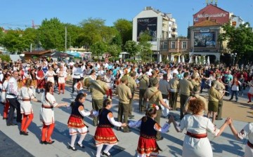 450 танцьори ще се хванат на „Хоро край лазурния бряг“