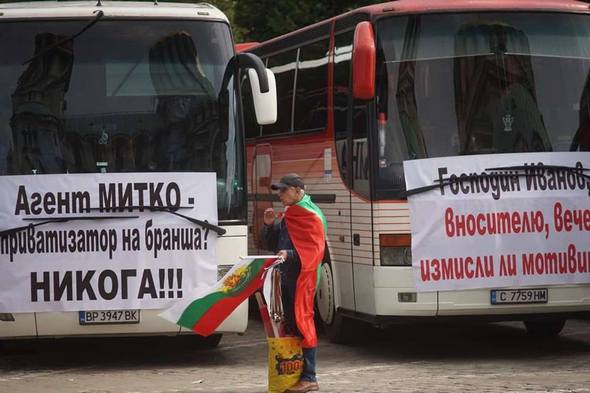 Борисов отмени набързо протеста на превозвачите от кабинета си