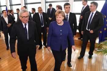 ЕС търси жертви за спасяването на Меркел