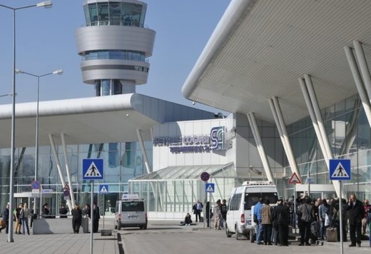 Защо ГЕРБ дава летище София на концесия? Защото  БСП отдало летище Бургас много успешно