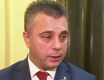 ДПС и ВМРО подписаха Санстефанския мирен договор в парламента
