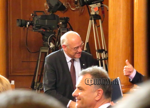 Шефът на КЕВР получи категоричен вот на доверие от парламента след атаката на БСП