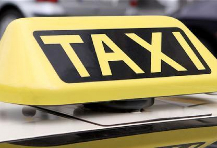 Жестока гавра! Такси-копърка вози срещу 60 лева и дава касова бележка за... пица и ракия! (ВИДЕО)