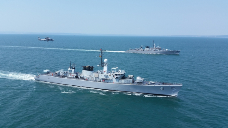 В Черно море ще е страшно: Бойни кораби и подводница "превземат" българските води (ВИДЕО)
