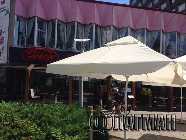 Ресторант "Хепи" в хотел "България" затвори завинаги