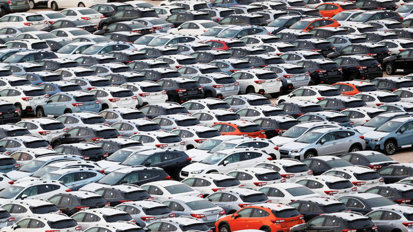 Продажбите на нови коли в страните от ЕС се повишиха с почти 3% за полугодието