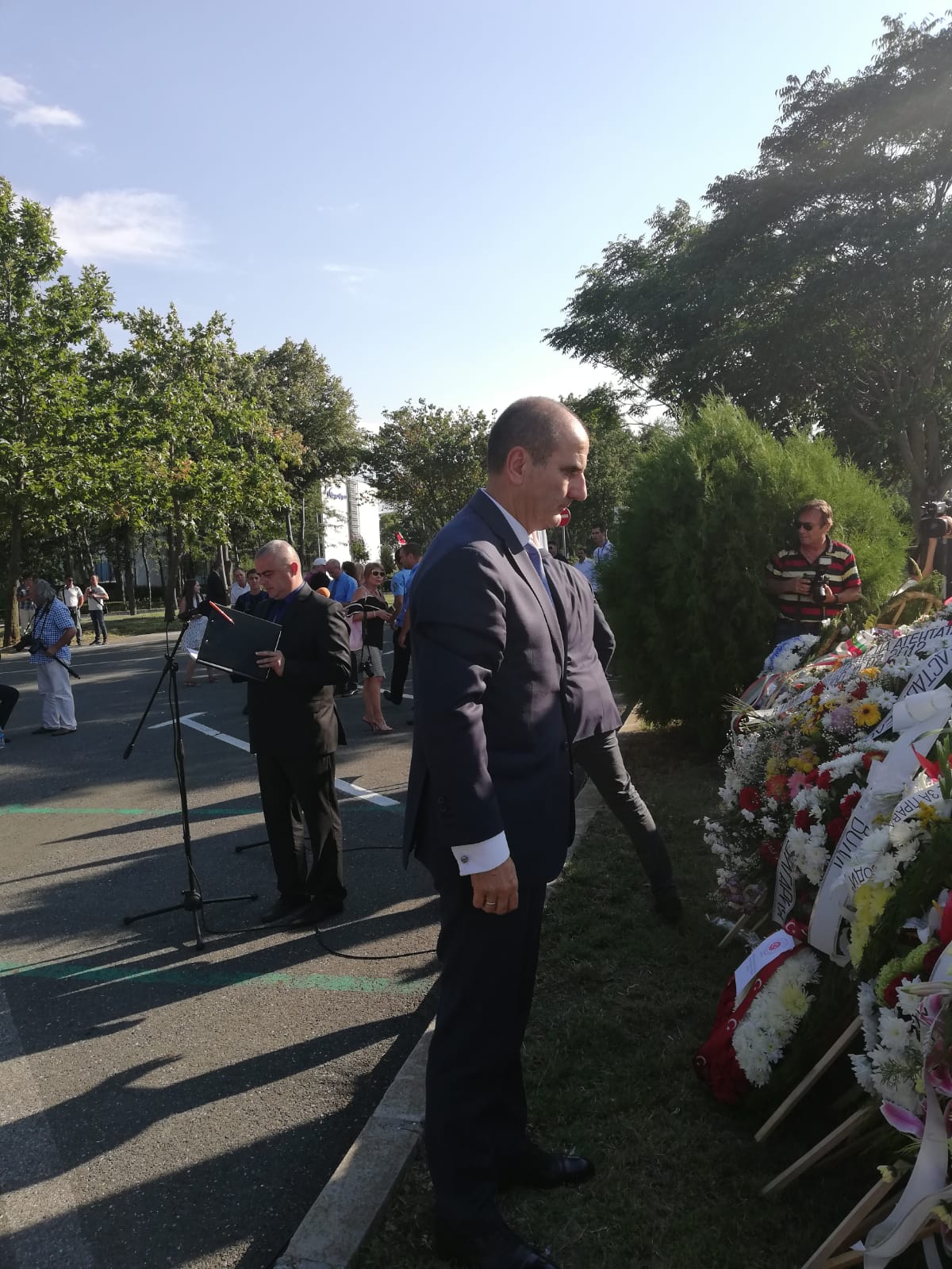 Цветан Цветанов уважи възпоменателната церемония по повод 6 години от атентата на летище Сарафово