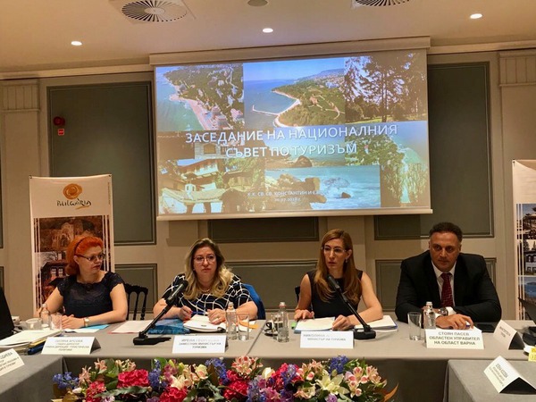 Министър Ангелкова: Предвиждаме мащабна маркетингова кампания през 2019 г., съобразена с бизнеса