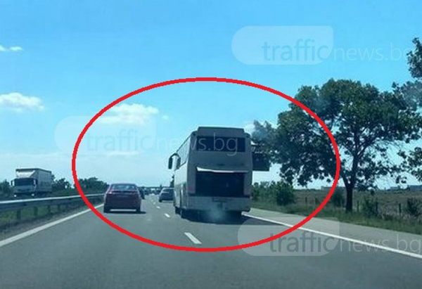 Шофьор на автобус сътвори инфарктна ситуация на магистрала "Тракия" (СНИМКИ)