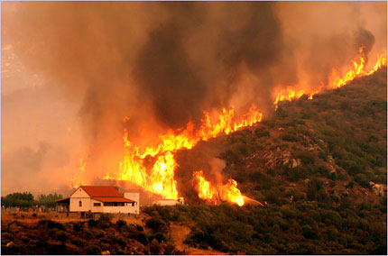 Извънредно положение в Гърция: Увеличава се броят на загиналите в пожарите, най-малко 50 са загинали