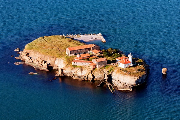Пет острова в Черно море, които носят имена на светци (ВИДЕО)