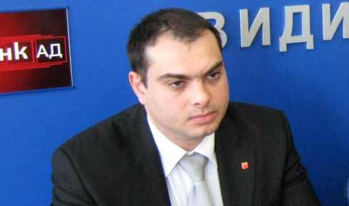 Социалист отговори на Борисов за „хапването и пийването“