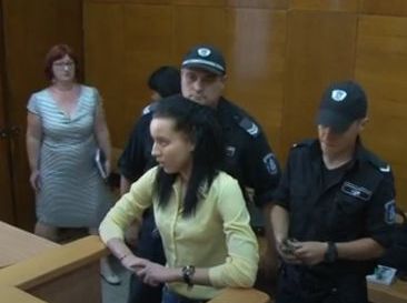 Танцьорката Габриела Медарова, която блъсна 10 коли, иска да излезе от ареста