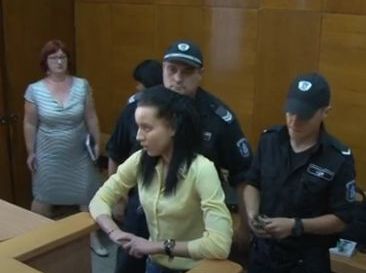 Танцьорката Габриела Медарова, която блъсна 10 коли, иска да излезе от ареста