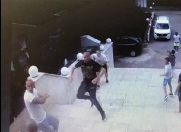 Трима нападнаха и пребиха брутално младеж пред ресторант „Чайка“ (ВИДЕО)