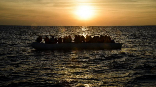 Испанската брегова охрана е спасила около 400 мигранти в Средиземно море в края на седмицата