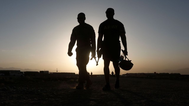 Трима чешки войници от НАТО загинаха при самоубийствен атентат в Афганистан