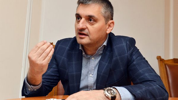 Кирил Добрев: "Аркус" на Бенчев охранява НОИ, Митницата и Пристанището в Бургас с обществена поръчка, а не нелегално