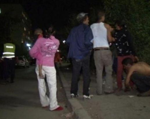 Екшън в Бургас: БГ емигрант пусна роми в апартамента си, завлякоха го с 4500 лева, опитаха да го набият, но гризнаха дървото