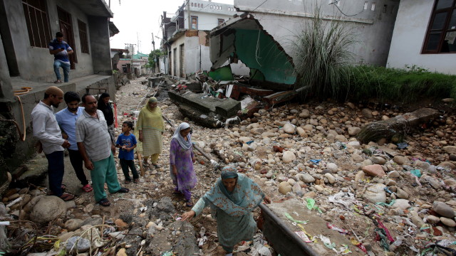 30 000 евакуирани заради потоп в Индия