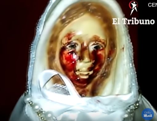 Чудо: Статуя на Дева Мария в Аржентина заплака с кървави сълзи (ВИДЕО)