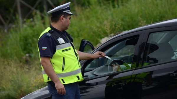 МВР с реверанс към шофьорите с "гражданска" на "Олимпик" - първите дни няма да глобява