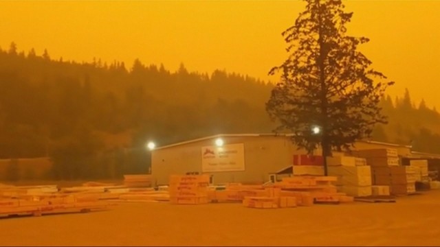 Пожари изпепелиха Канада: Евакуират близо 19 000 души