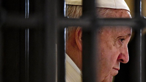 Ватиканът изпитва срам и тъга от доклада за сексуален тормоз от свещеници