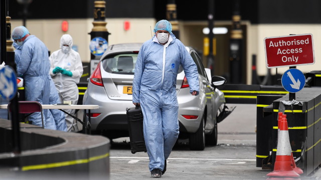 Врязването на автомобил в хора при парламента в Лондон не е било терористичен акт