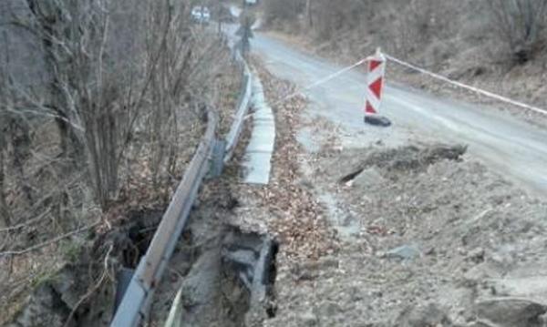 До месец и половина пускат движението и в двете платна на пътя за Рилския манастир