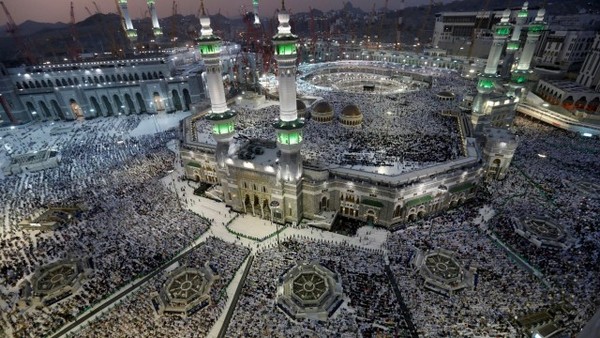Над 1,6 милиона мюсюлмани пристигнаха в Саудитска Арабия за хаджа