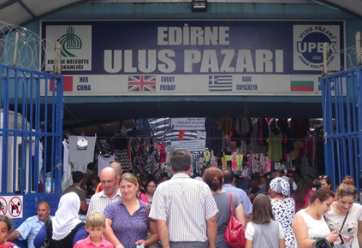 Заради спада на лирата: Българи разцепват Одрин от пазаруване, товарят двойно повече стока в багажниците