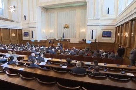 Депутатите се събират извънредно заради фалита на „Олимпик” и срива на Търговският регистър