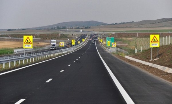 Парадокс: На АМ "Тракия" липсват табели, че това е… магистрала