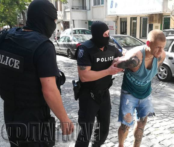 ОД на МВР в Бургас предприе масови арести след кървавото меле в плажния бар (СНИМКИ)
