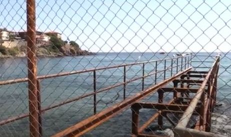 Опасният мостик до Южната крепостната стена в Созопол ще бъде ремонтиран
