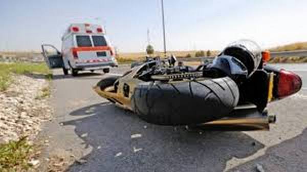 Мотоциклетист се преобърна на пътното платно, водач на Ауди пък се заби в мантинелата в Бургаско