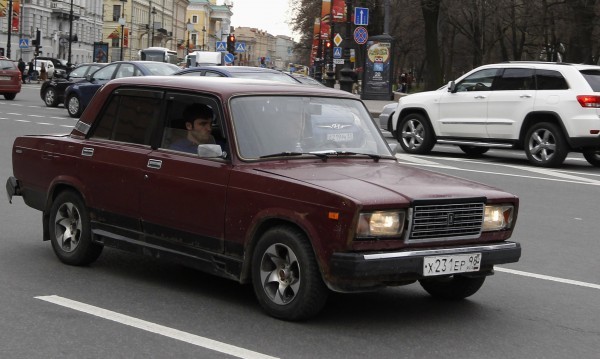 50 лева, 100, 200... 500. Колко данък ще плащаме за старите брички?