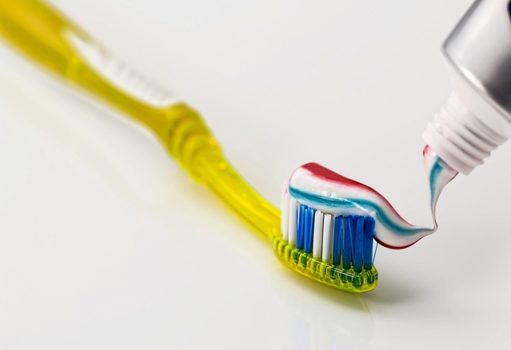 Досега не сте знаели: Кога трябва да сменяме четката и пастата и как правилно се мият зъби!