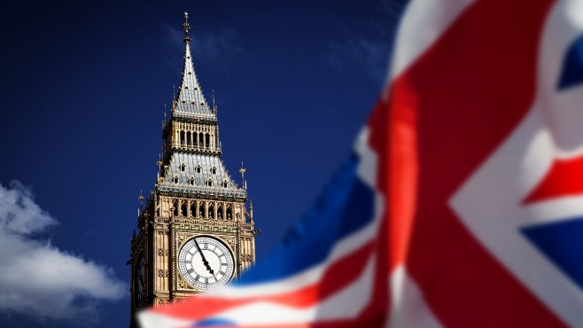 Какво се случва с британския паунд и Brexit?