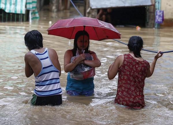 Тайфунът Мангхут взе осем жертви във Филипините