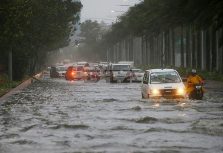 Броят на загиналите от тайфуна Мангхут на Филипините достигна 25 души