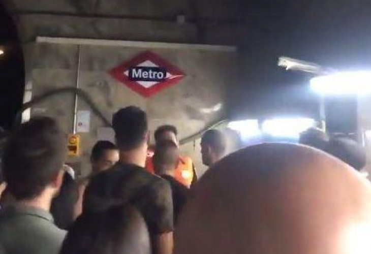 Взрив разтърси метрото на Мадрид докато хората пътуват за работа