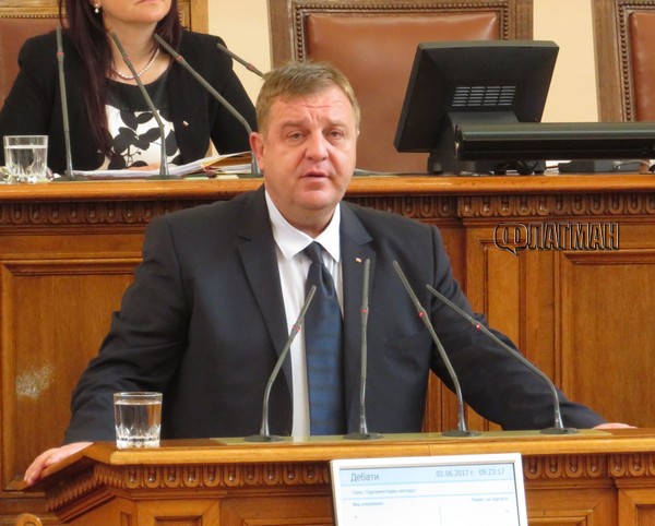 Красимир Каракачанов: Някой е заблудил президента за указа за освобождаване на Маринов